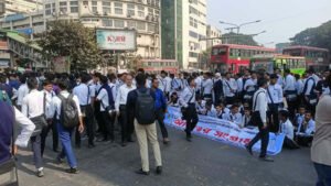 শিক্ষার্থীদের শাহবাগ অবরোধ