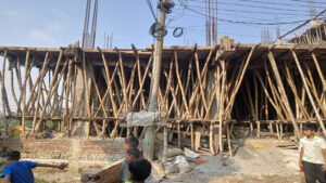 রাজধানীতে রাজউকের নিয়ম উপেক্ষা করে জামতলায় বহুতল ভবন নির্মাণ, চরম ঝুঁকিতে জনজীবন