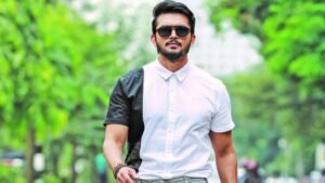 আগুনে দগ্ধ হলেন শুভ