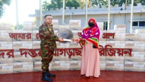 খাগড়াছড়ি রিজিয়নের উদ্যোগে আর্থিক সহায়তা প্রদান