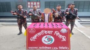 চোরাকারবারিরা রুট পরিবর্তন করেও বিজিবির কাছে মাদকসহ আটক-১