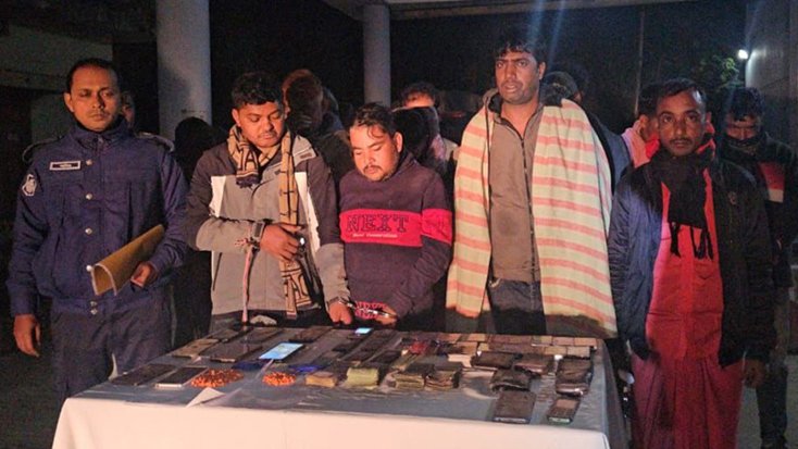 জুয়ার আসরে যৌথবাহিনীর অভিযান,আটক ১৬