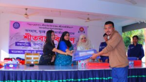 পুনাকের উদ্যোগে শীতবস্ত্র বিতরণ