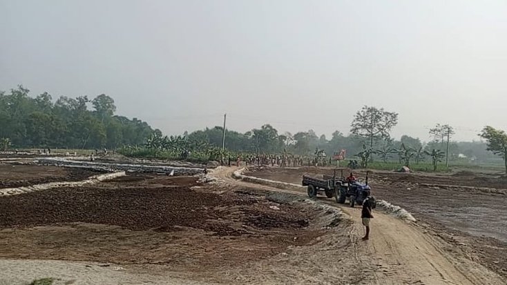 পোল্ট্রি খামারের বিষাক্ত বর্জ্যে বিপন্ন জনজীবন