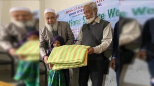 প্রতিবন্ধী শিক্ষার্থীদের মাঝে শীতবস্ত্র বিতরণ