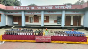 প্রায় ৮ লাখ টাকার অবৈধ ভারতীয় মদ জব্দ