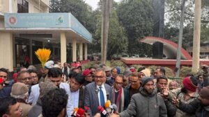 বিএনপির মনোনীত প্রার্থী হারুনুর রশিদের মনোনয়নপত্র দাখিল