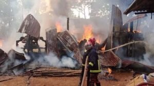 ভয়াবহ আগুনে পুড়ল ৬ বসতঘর