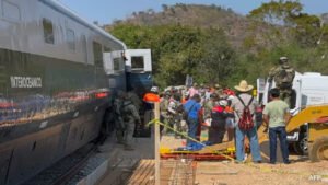 মেক্সিকোয় ভয়াবহ ট্রেন বিপর্যয়