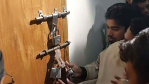 রাবিতে আওয়ামীপন্থী ডিনদের কার্যালয়ে তালা