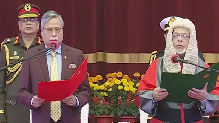 শপথ নিলেন নতুন প্রধান বিচারপতি