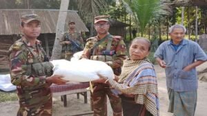 শীতার্ত পরিবারের মাঝে কম্বল বিতরণ