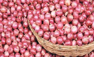 সিন্ডিকেটের কব্জায় পেঁয়াজ দাম বাড়ছে লাফিয়ে