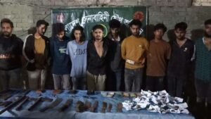 সেনাবাহিনীর অভিযানে কিশোর গ্যাংয়ের সদস্যরা আটক