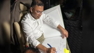 স্মৃতিসৌধের পরিদর্শন বইতে যা লিখেছেন তারেক