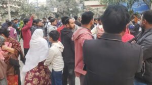 গার্মেন্টস শ্রমিকদের রহস্যজনক অসুস্থতা, শতাধিক হাসপাতালে