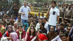 ব্যালটের ভাঁজে ধানের শীষ ইস্যুতে ছাত্রদলের ইসি ঘেরাও