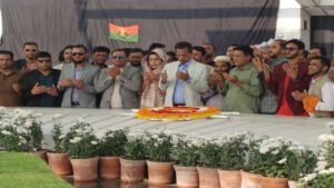 শহীদ জিয়া ও বেগম খালেদা জিয়ার মাজারে বাকেরগঞ্জ বিএনপির নেতাদের শ্রদ্ধা নিবেদন