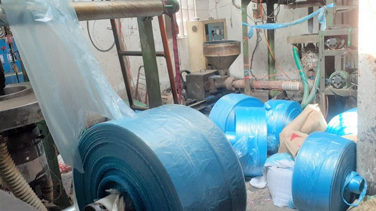 অবৈধ পলিথিন ব্যবসায়ীদের কাছ থেকে কয়েক লক্ষ টাকা চাঁদা আদায়ের অভিযোগ