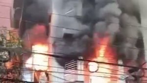 উত্তরায় বহুতল ভবনে অগ্নিকাণ্ডে নিহত ৩