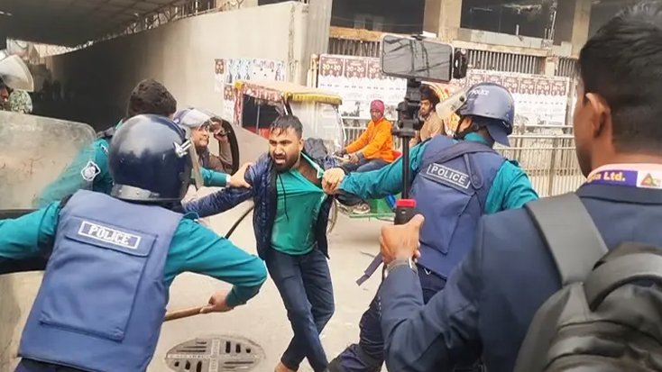 মোবাইল ব্যবসায়ীদের সাথে পুলিশের ধাওয়া-পাল্টা ধাওয়া