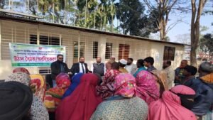 গণভোটের প্রচারে অংশ নেওয়া সমাজসেবা কর্মকর্তাকে শোকজ