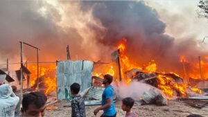 গাজীপুরে ঝুট গোডাউনে ভয়াবহ আগুন