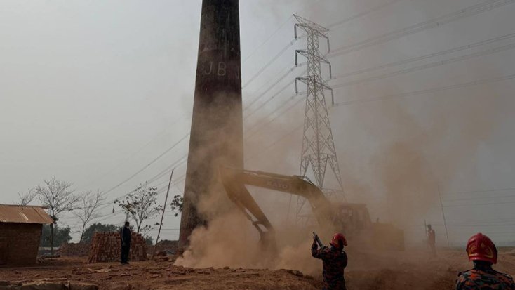 গুঁড়িয়ে দেওয়া হলো অবৈধ ইটভাটা