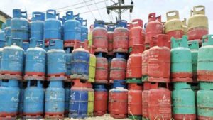 চট্টগ্রামে গ্যাসের নৈরাজ্য বাড়তি দরে বিক্রি