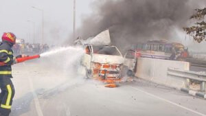 ঢাকা-মাওয়া এক্সপ্রেসওয়েতে অ্যাম্বুলেন্সে ভয়াবহ আগুন