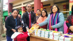 দীঘিনালা মডেল সরকারি প্রাথমিক বিদ্যালয়ে নতুন বই বিতরণ