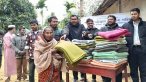 দীঘিনালায় শীতার্তদের মাঝে কম্বল বিতরণ