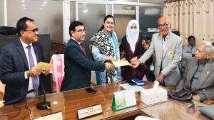 নবাবগঞ্জ সরকারি মহিলা কলেজে শিক্ষার্থীদের মেধা বৃত্তি প্রদান