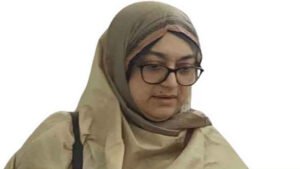 নির্বাচন থেকে সরে গেলেন বাবরের স্ত্রী