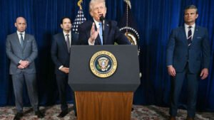 ভেনেজুয়েলায় ফের হামলার হুমকি দিলেন ট্রাম্প