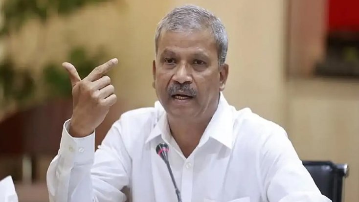 সবার উচিত অন্যের দোষ না খুঁজে আত্মসমালোচনা করা