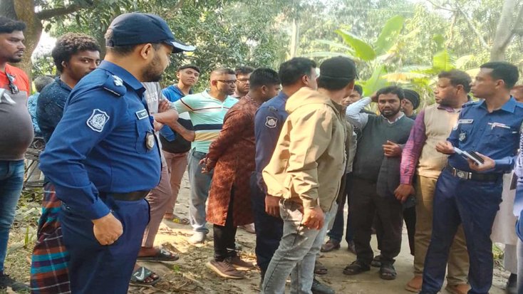 সাতক্ষীরায় পুলিশ পরিচয়ে কোটি টাকা ডাকাতি