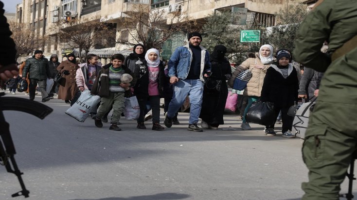 সিরিয়ায় কারফিউ, শহর ছেড়ে পালাচ্ছে হাজার হাজার বাসিন্দা