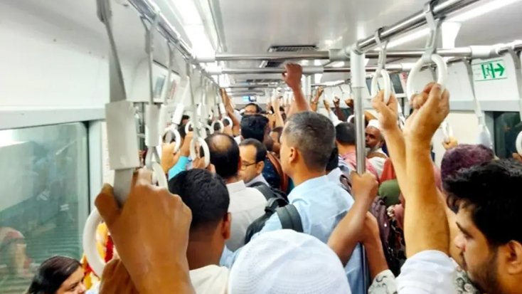 ভিড়ের সুযোগে অসদাচর ও ভুল বোঝাবুঝি