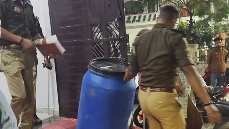 ডাক্তারি পড়তে চাপ দেওয়ায় বাবাকে খুন করে ড্রামে ভরল ছেলে