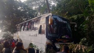 বাসচাপায় ব্যাংক কর্মকর্তা নিহত