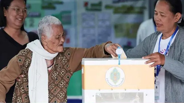 নির্বাচনে যে ফল থাইল্যান্ডের কেউ কল্পনাও করেনি