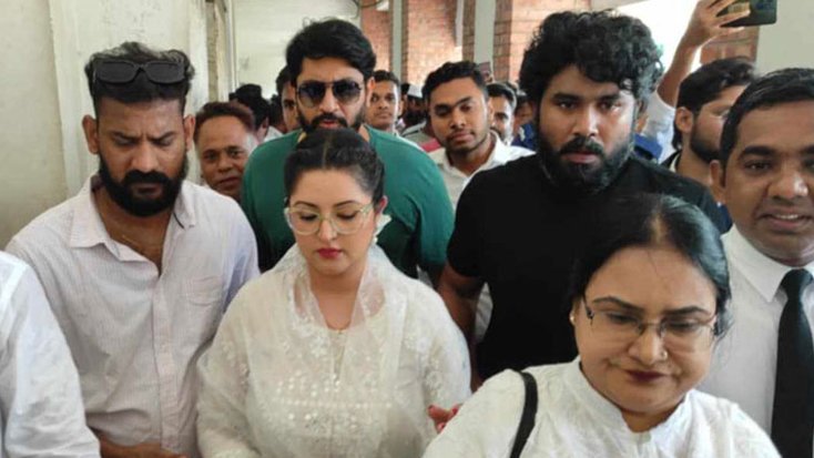 অসুস্থ হয়ে আদালত ছাড়লেন পরীমনি, পেছাল জেরা