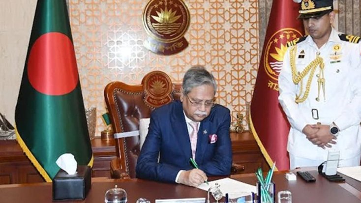 ৫ আগস্ট কী ঘটেছিল বঙ্গভবনে