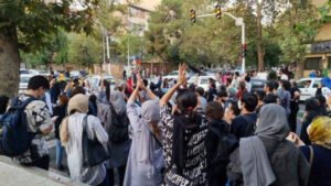 ইরানে নতুন করে জেন-জি বিক্ষোভ