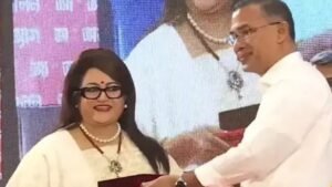 একুশে পদক তুলে দিলেন প্রধানমন্ত্রী