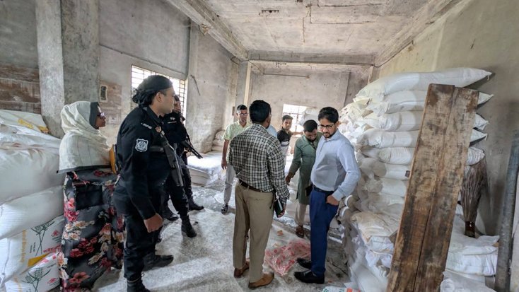 কুমিল্লায় সেমাই কারখানায় ভোক্তা অধিকারের অভিযান