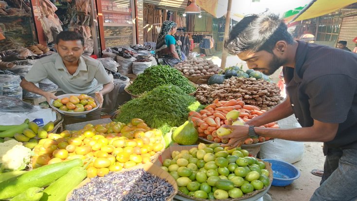 খেজুর ও মুদিপণ্যে স্বস্তি, সবজির দাম বাড়তি