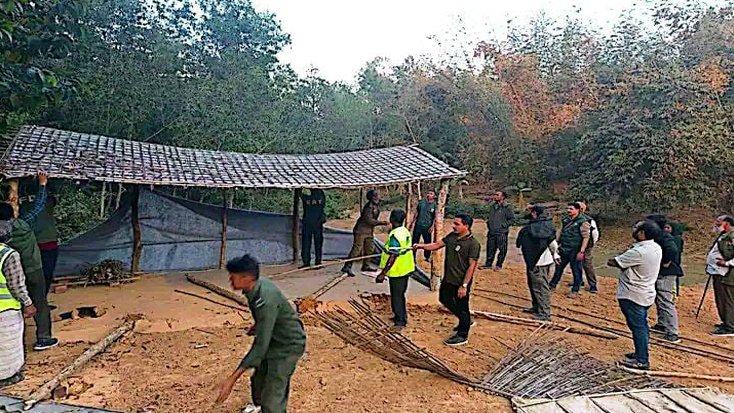 গুঁড়িয়ে দেওয়া হলো ৩ অবৈধ বসতবাড়ি