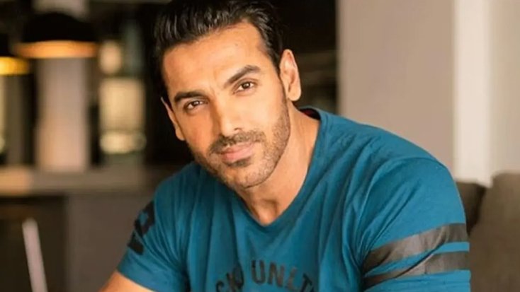 নায়িকাদের চেয়ে নায়কদের সঙ্গেই স্বচ্ছন্দ জন আব্রাহাম